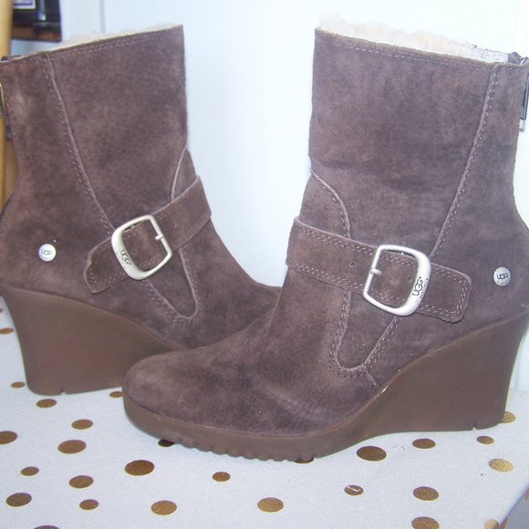 UGG Shoes - UGG Fuzzy Heeled Boots Sz 6.5